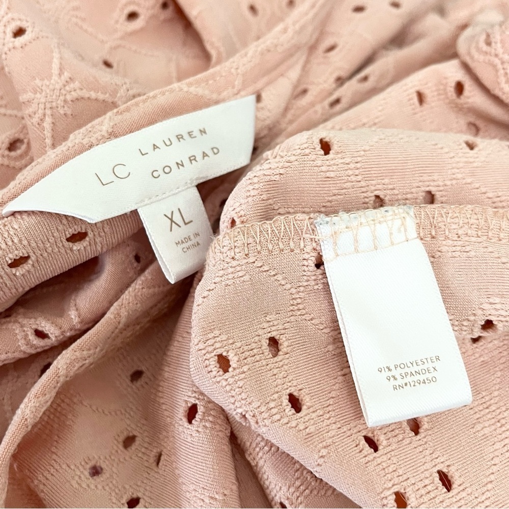 LC Lauren Conrad Pink Ruffle Sleeve Eyelet Top Women’s Size XL - Picture 7 of 8